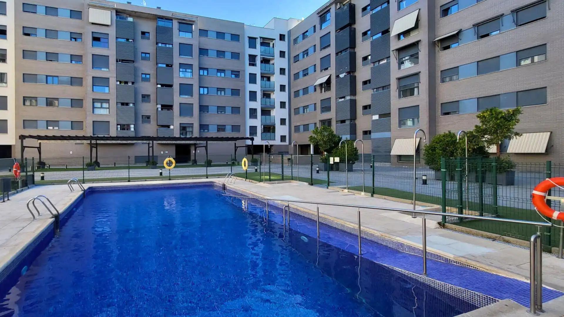 Habitación en Calle las Trece Rosas, 12, Urbanizaciones Piscina de Piso para compartir en Rivas-Vaciamadrid con Calefacción, Piscina y Amueblado