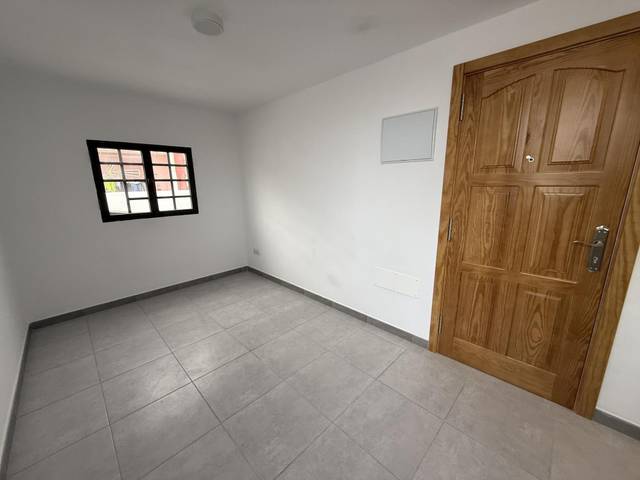 Piso en Alquiler en Calle Jacinta, 10 en Schamann - Rehoyas