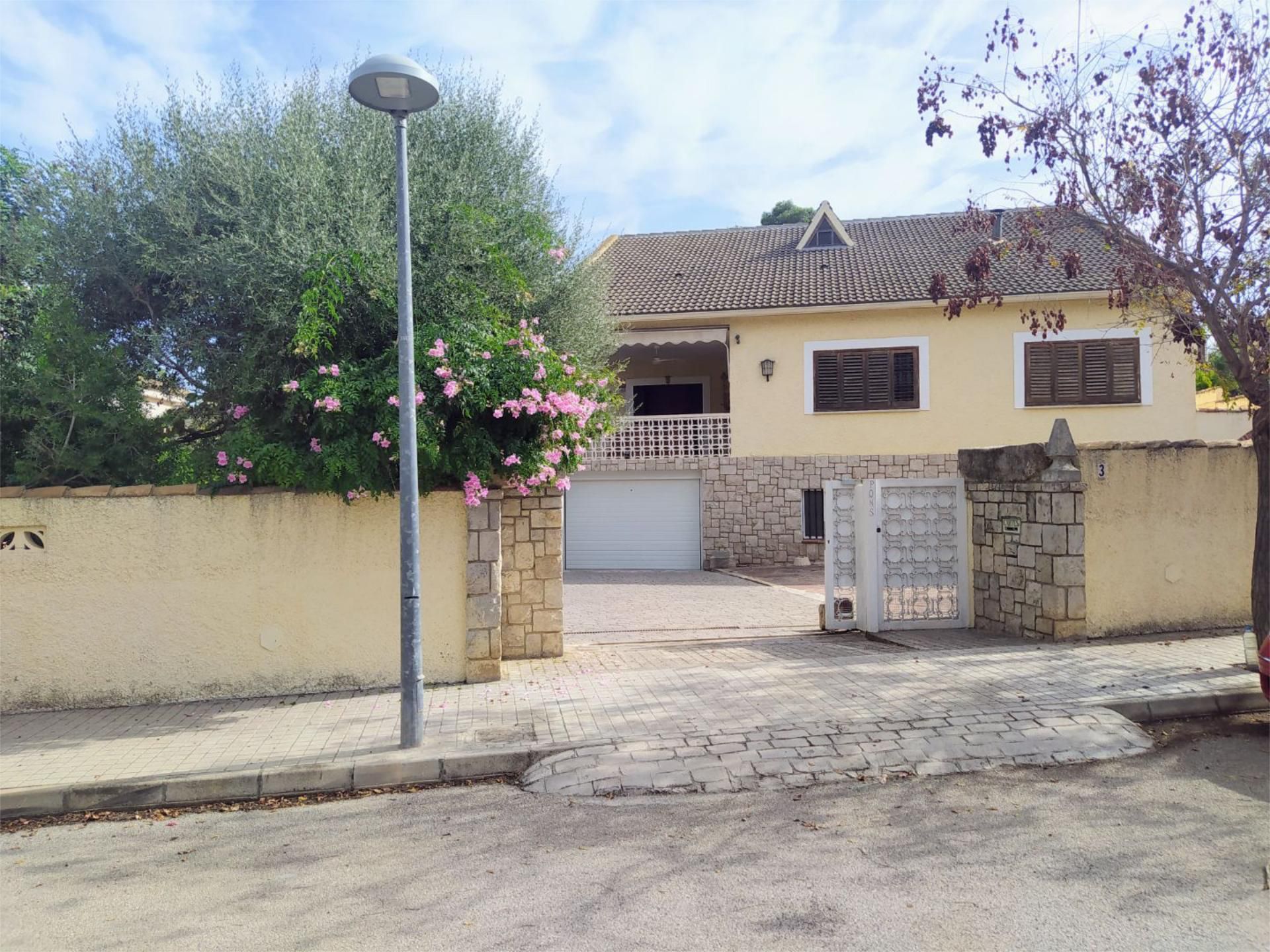 Vista exterior de Casa o chalet en venta en Paterna con Aire acondicionado, Calefacción y Jardín privado