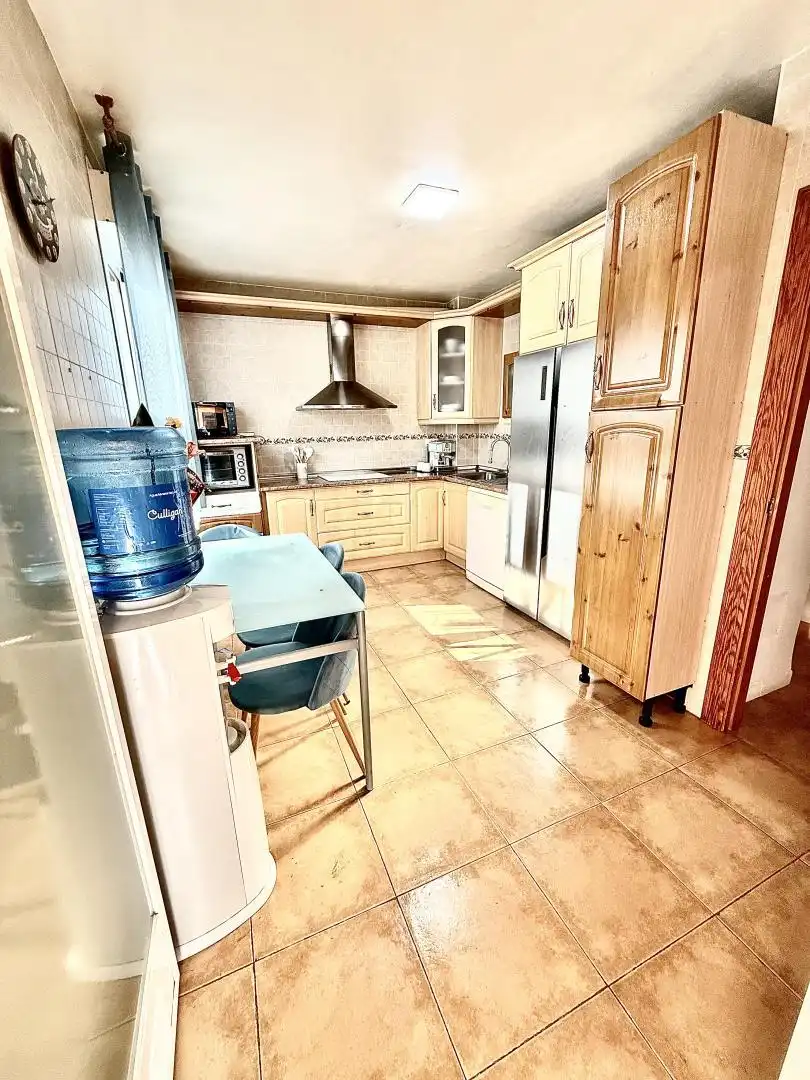 Flat for sale in Plaza la Petanca, 3, Santa María del Águila Kitchen of Flat for sale in El Ejido with Air Conditioner, Terrace and Balcony