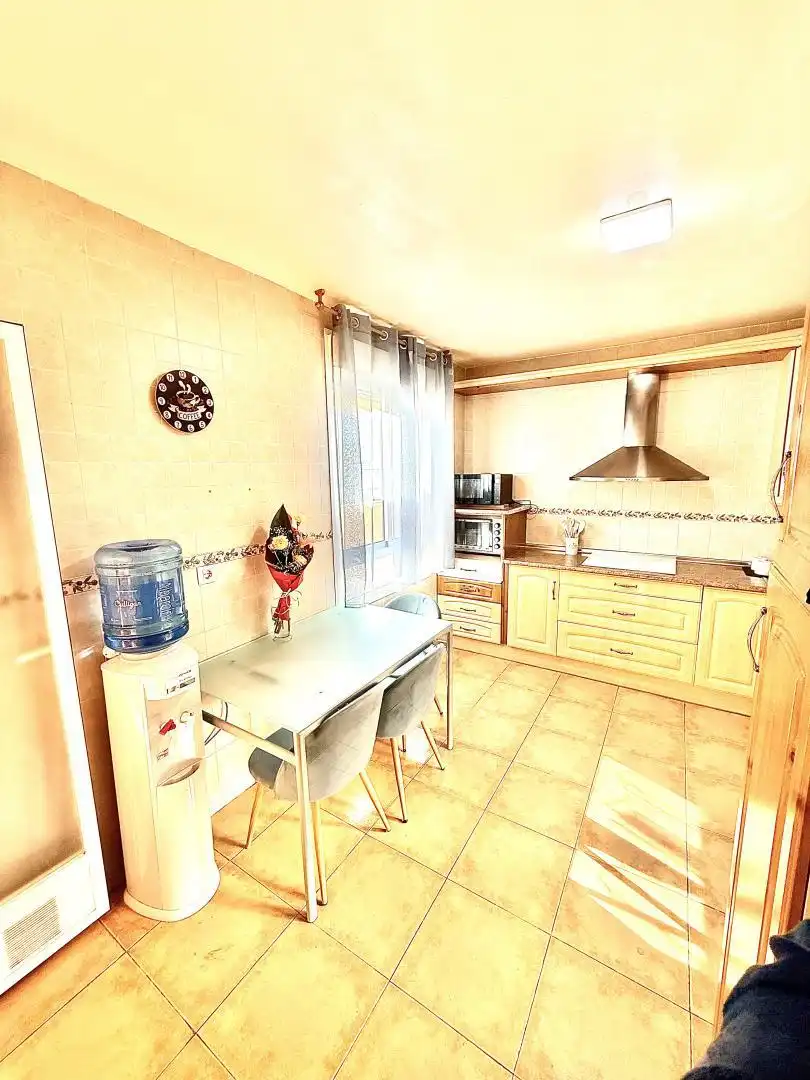 Flat for sale in Plaza la Petanca, 3, Santa María del Águila Kitchen of Flat for sale in El Ejido with Air Conditioner, Terrace and Balcony
