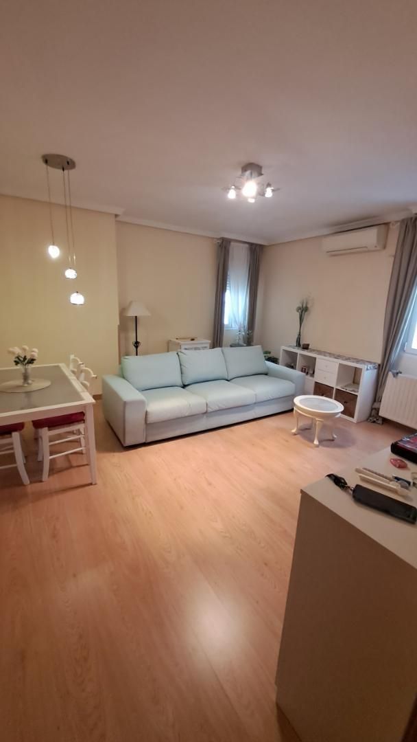 Sala de estar de Piso en venta en  Madrid Capital con Aire acondicionado
