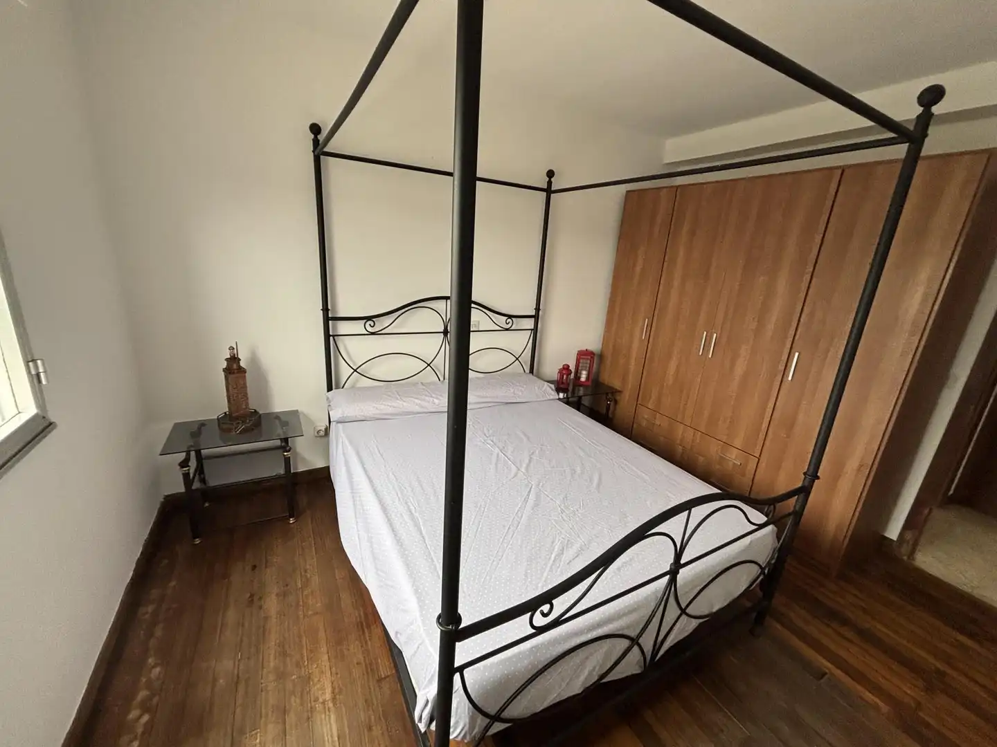 Casa o xalet en venda a Melide Dormitori de Casa o xalet en venda en Melide amb Balcó