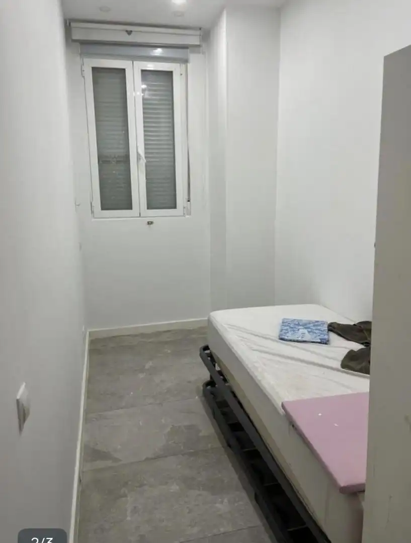 Bedroom of Flat for share in Madrid  with Air Conditioner, Heating and Furnished