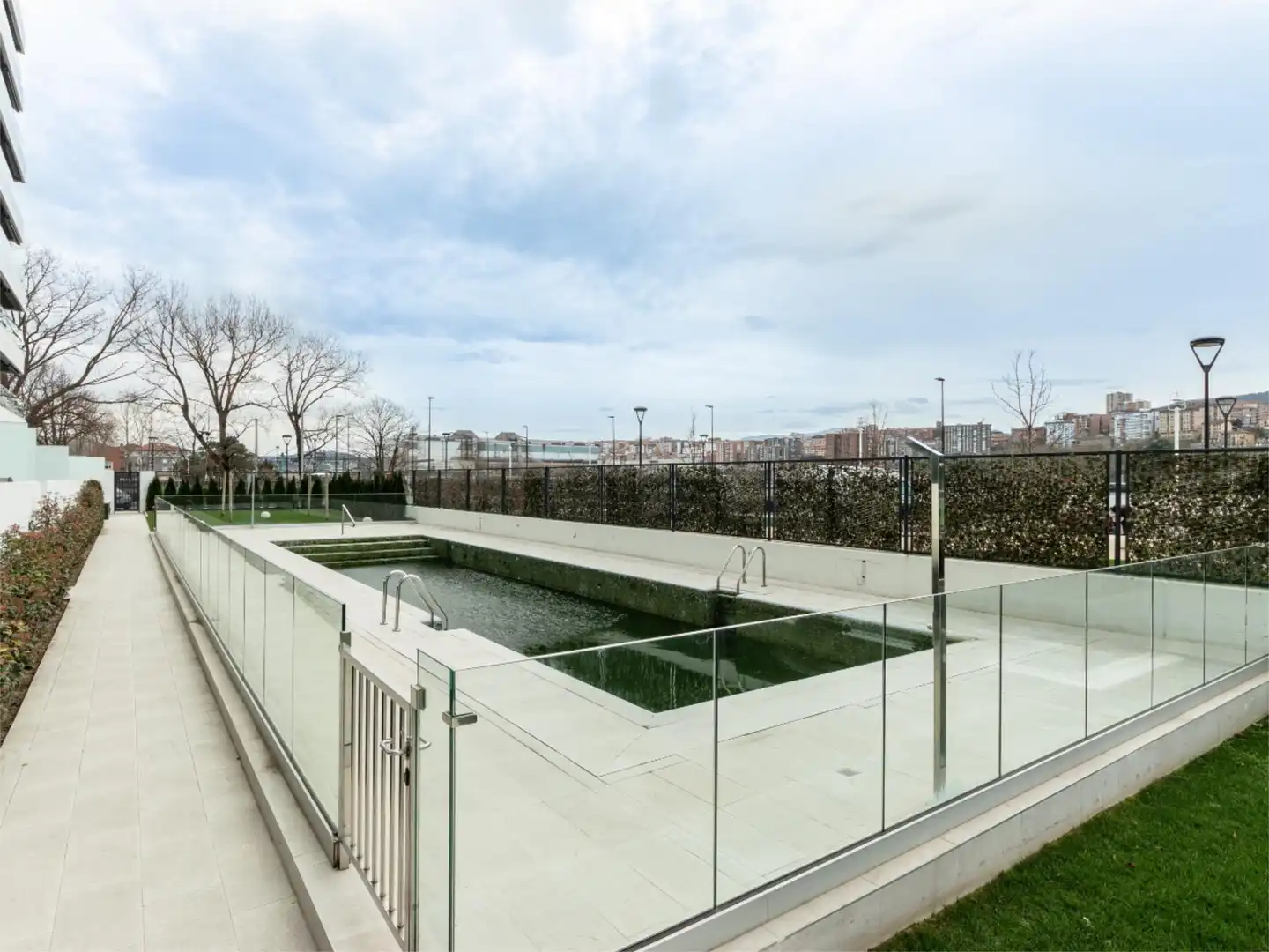 Pis en venda a Berdintasuna Kalea, 5, Lamiako - Txopoeta Piscina de Pis en venda en Leioa amb Aire condicionat, Calefacció i Jardí privat