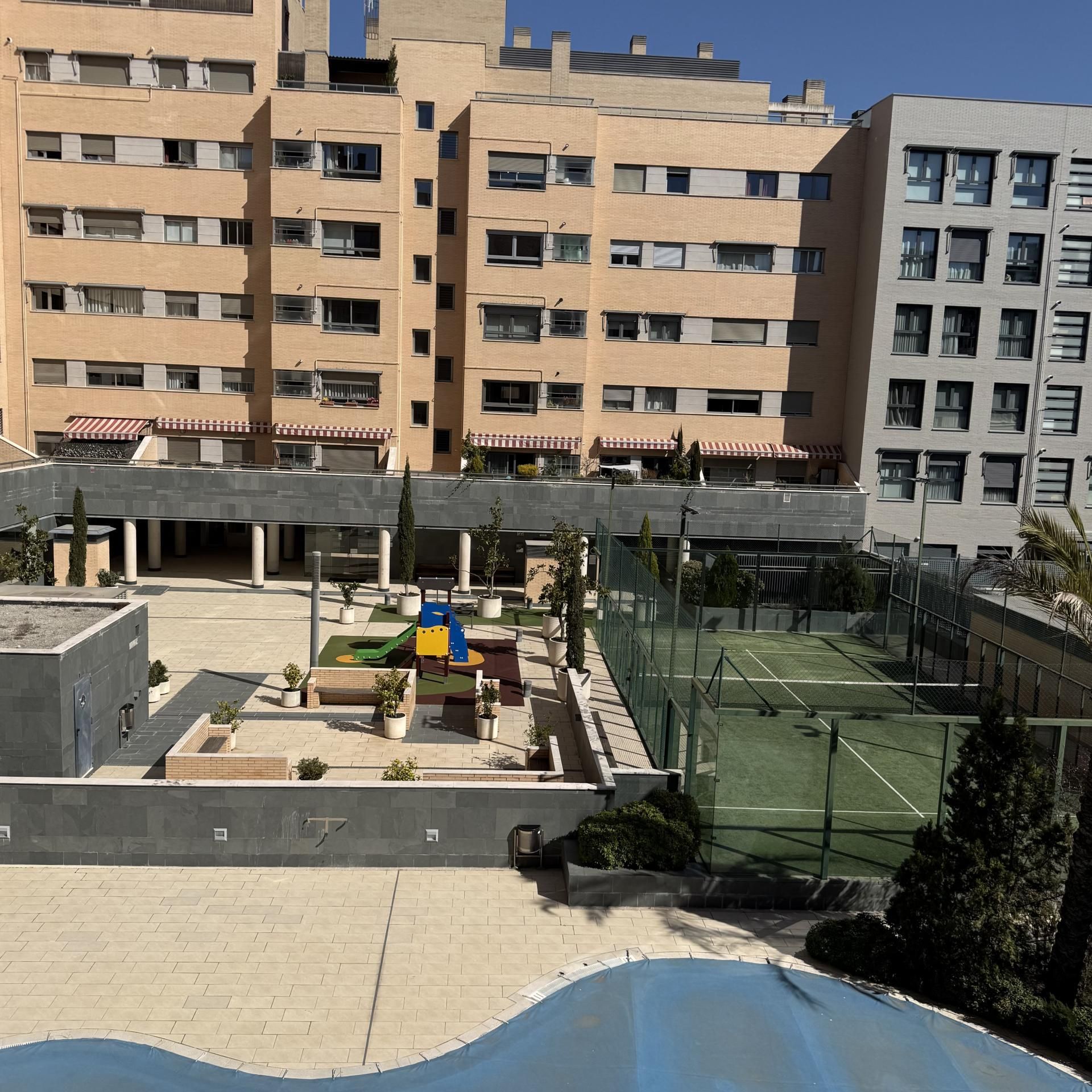 Terrasse von Wohnung zum Verkauf in  Madrid Capital mit Klimaanlage, Heizung und Parkett