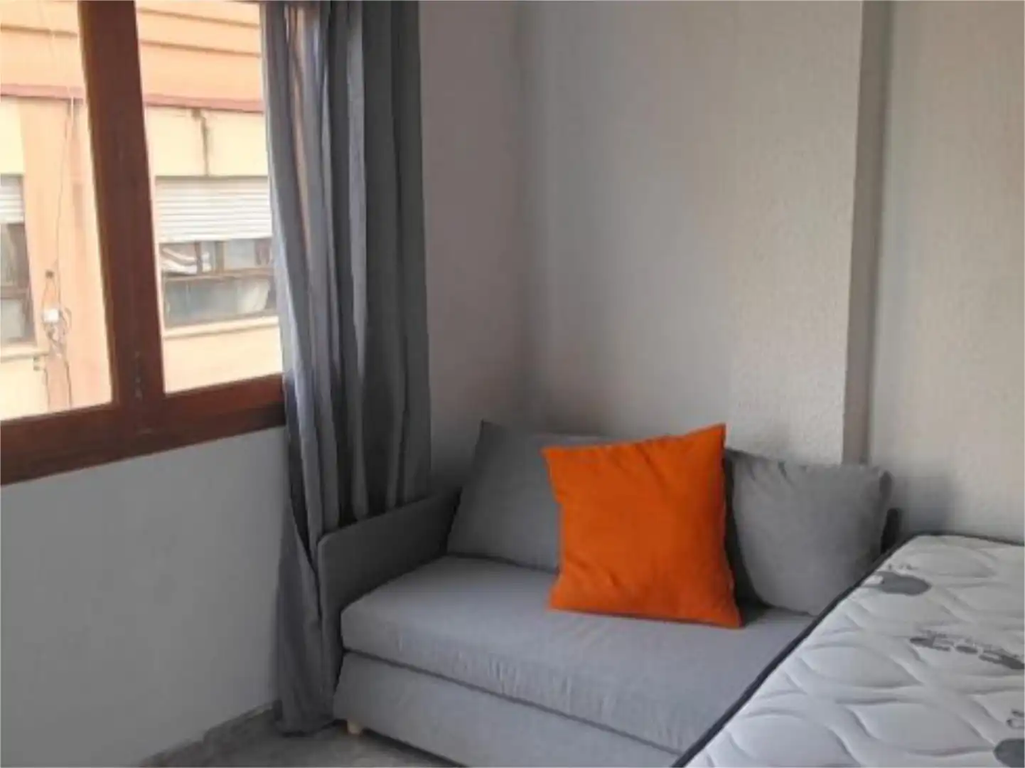 Habitación de Piso para compartir en Castellón de la Plana / Castelló de la Plana con Amueblado y Balcón