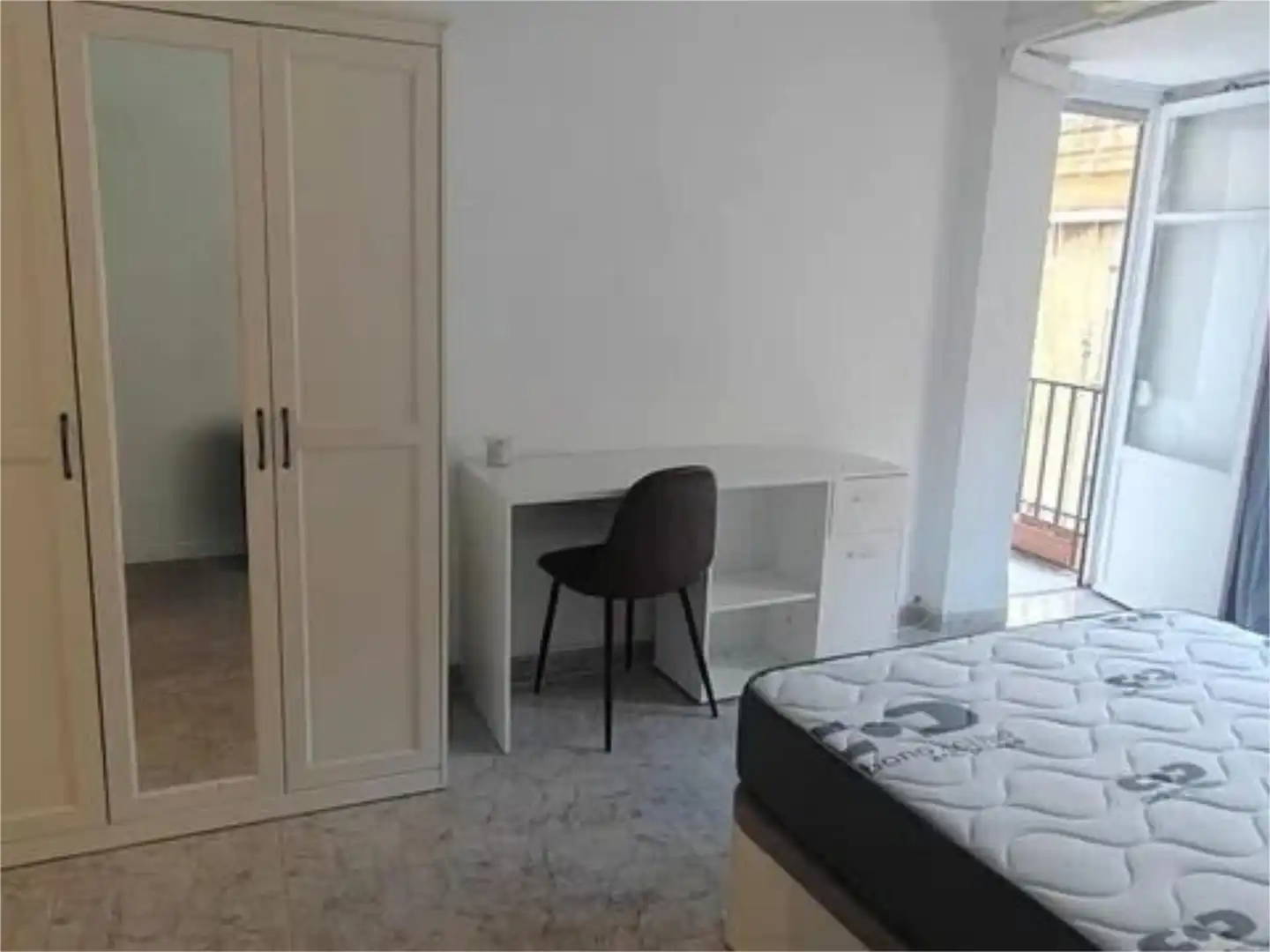 Habitación de Piso para compartir en Castellón de la Plana / Castelló de la Plana con Amueblado y Balcón