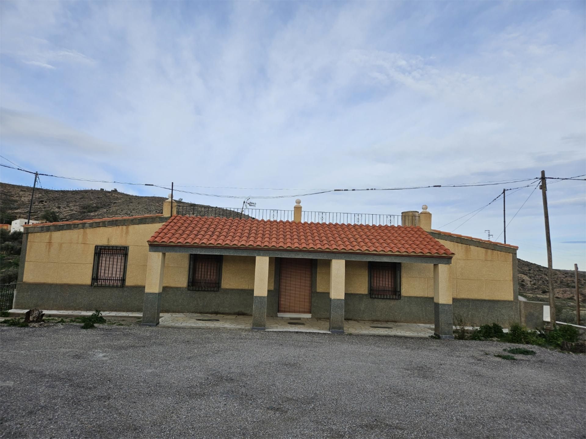 Außenansicht von Wohnung zum Verkauf in Albox mit Privatgarten, Terrasse und Abstellraum