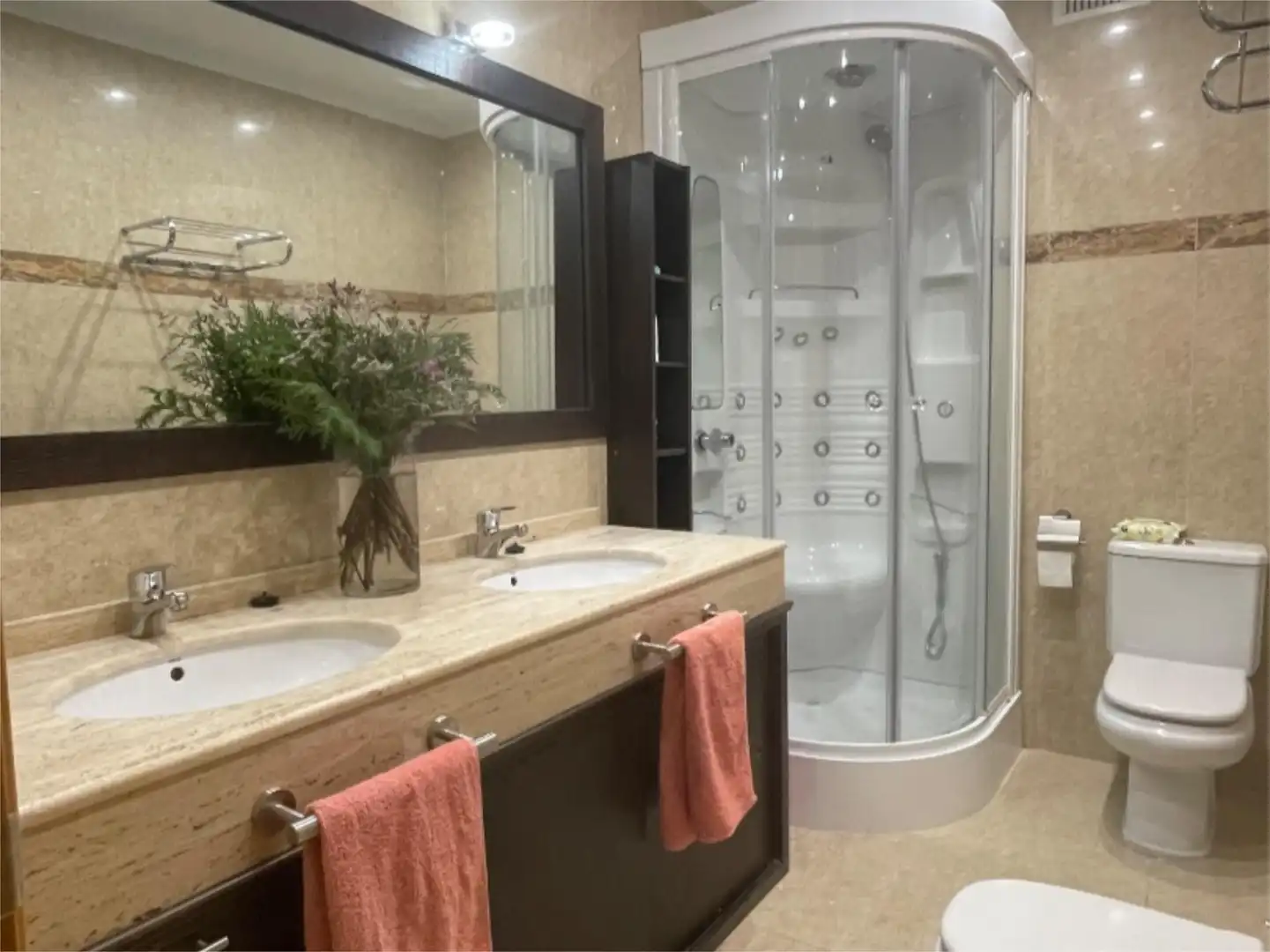 Houses for sale in Calle Dominicos, 41, Carbajosa de la Sagrada Bathroom of Houses for sale in Carbajosa de la Sagrada with Terrace and Balcony