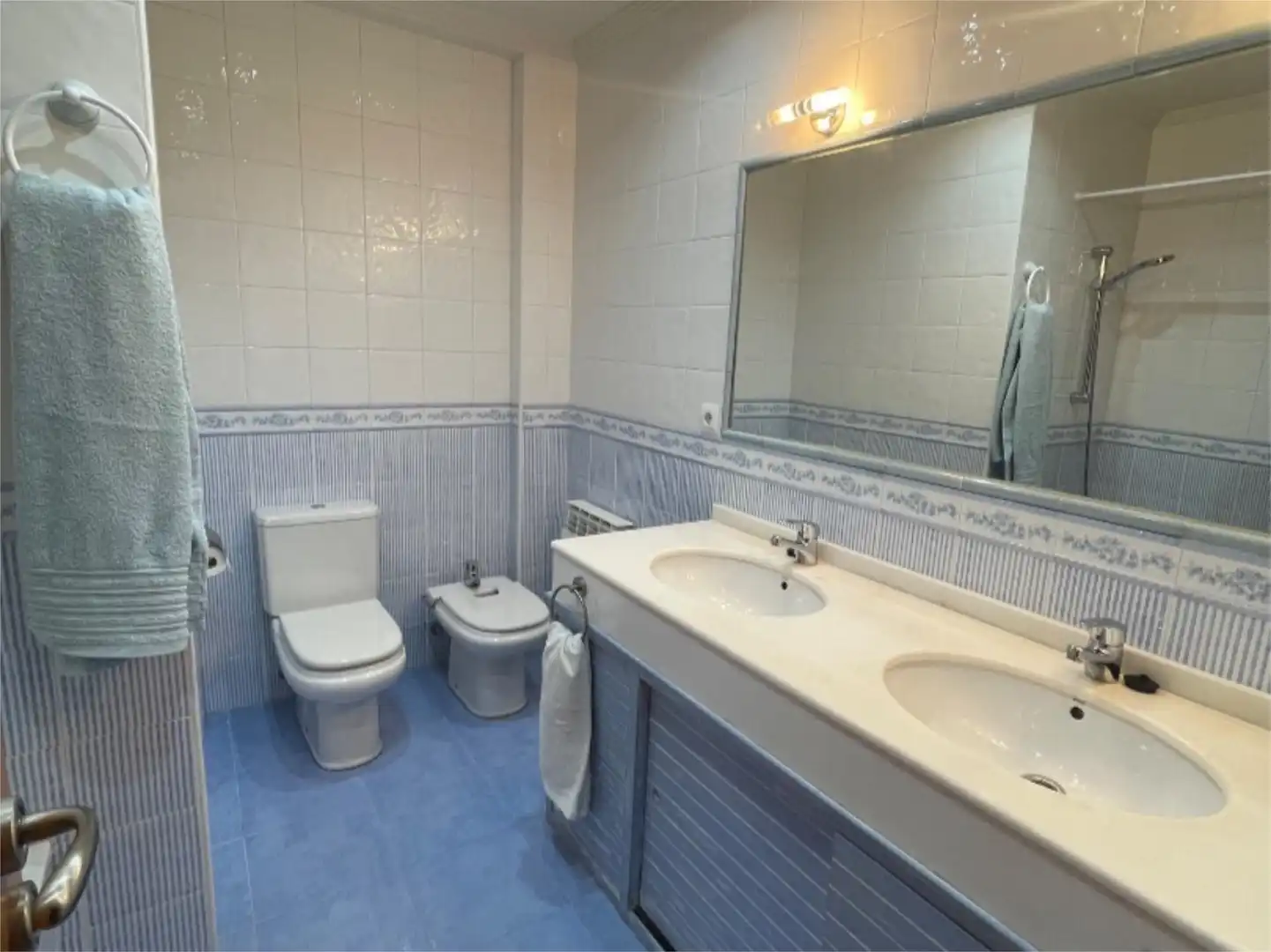 Houses for sale in Calle Dominicos, 41, Carbajosa de la Sagrada Bathroom of Houses for sale in Carbajosa de la Sagrada with Terrace and Balcony