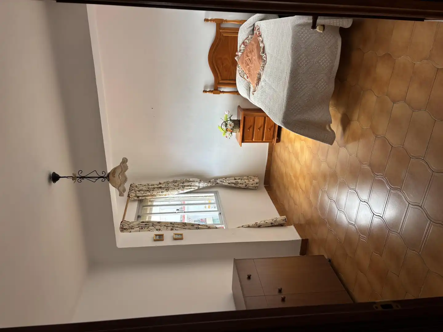 Piso en venta en Calle Juan Breva, 15, Divina Pastora Habitación de Piso en venta en Marbella con Terraza