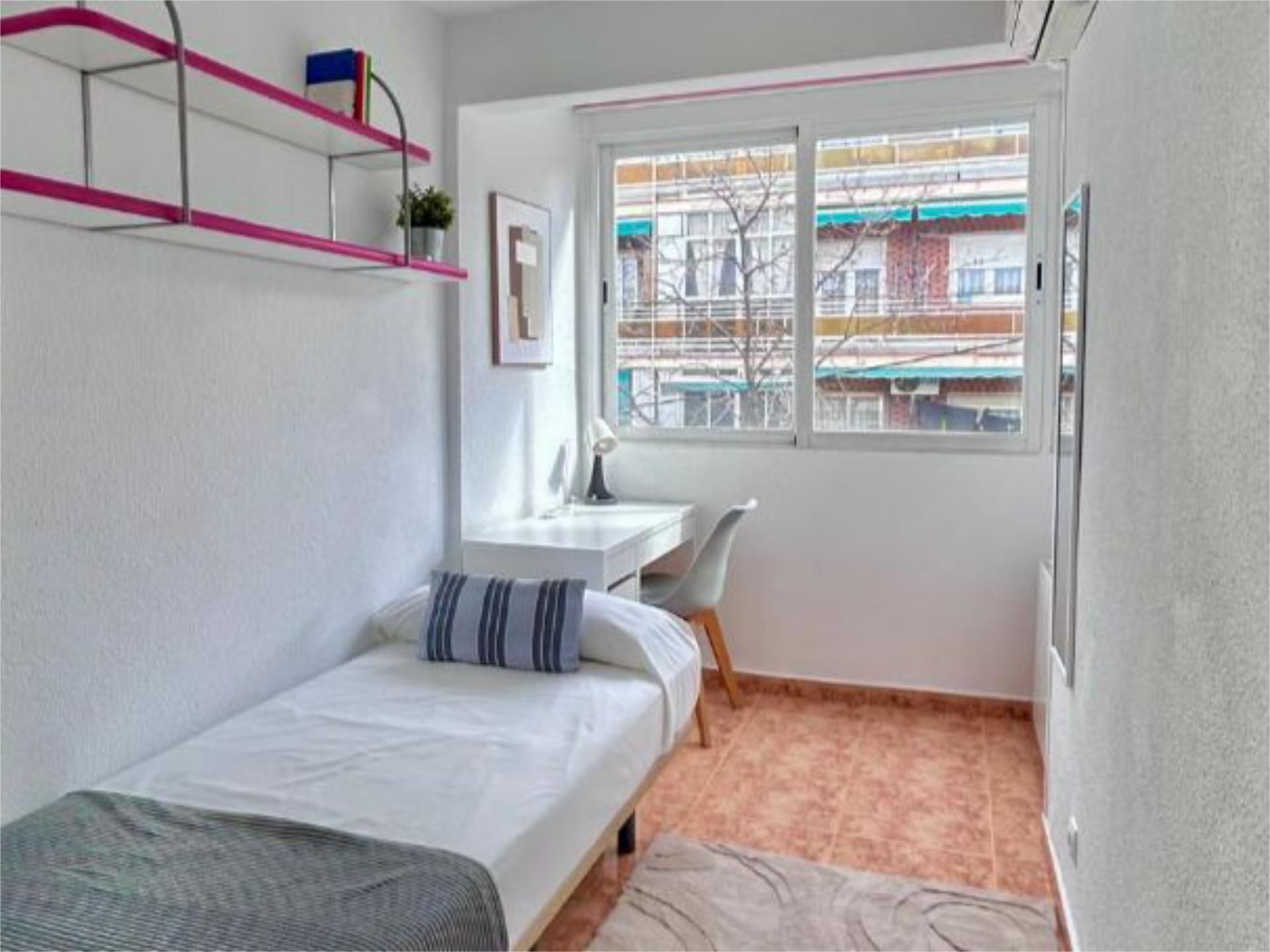 Schlafzimmer von Wohnung zur untervermieten in  Madrid Capital mit Klimaanlage, Heizung und Möbliert