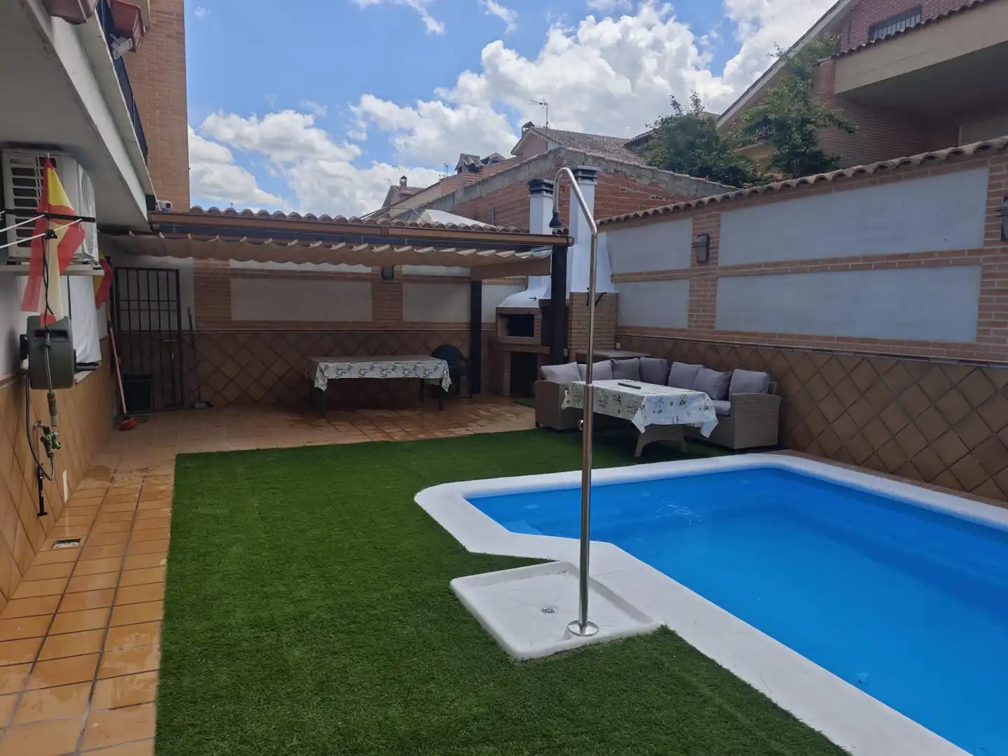 Casa adosada en venda a Calle Juan Bautista de Toledo, 11, Burguillos de Toledo Piscina de Casa adosada en venda en Burguillos de Toledo amb Aire condicionat, Terrassa i Piscina