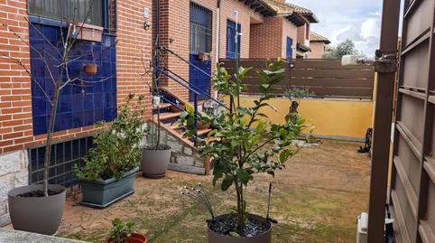 Foto 2 de Casa adosada en venta en Calle Juan Bautista de Toledo, 11, Burguillos de Toledo, Toledo