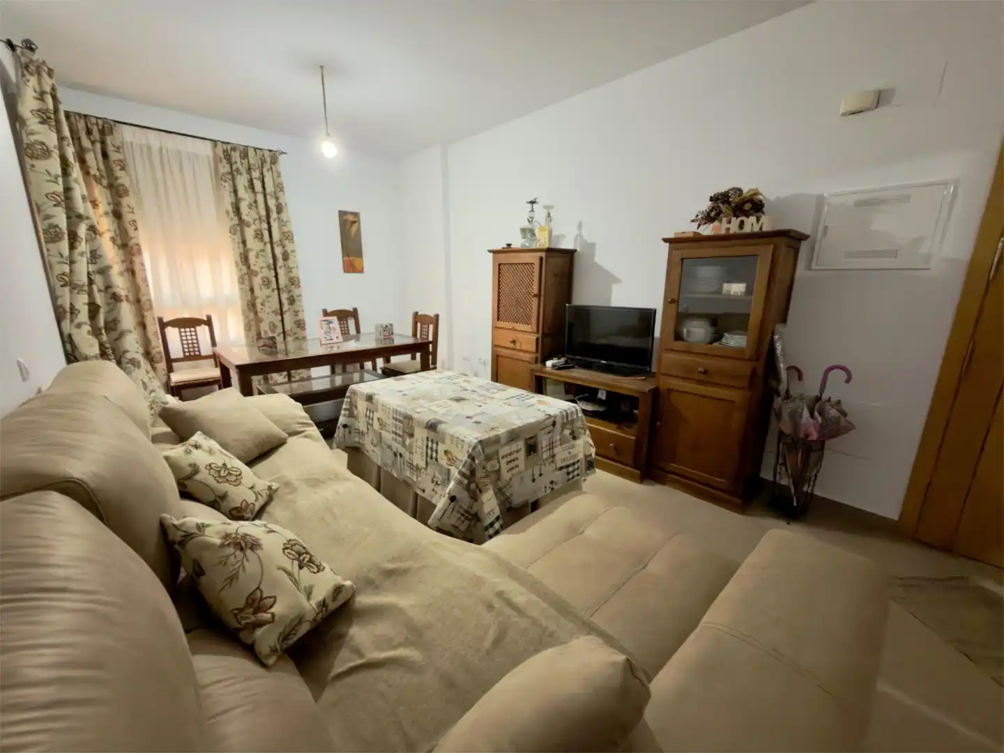 Flat for sale in Calle Virgen del Rocio, 2, Villamartín Living room of Flat for sale in Villamartín with Air Conditioner and Balcony