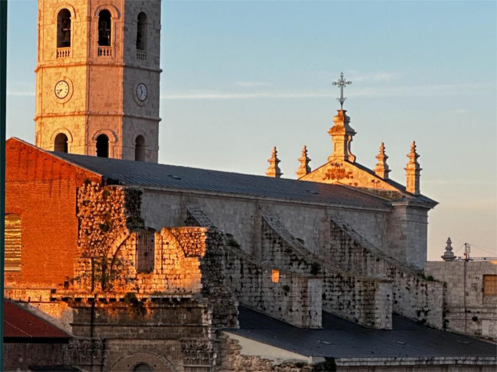 Vista exterior de Àtic en venda en Valladolid Capital amb Aire condicionat, Calefacció i Parquet