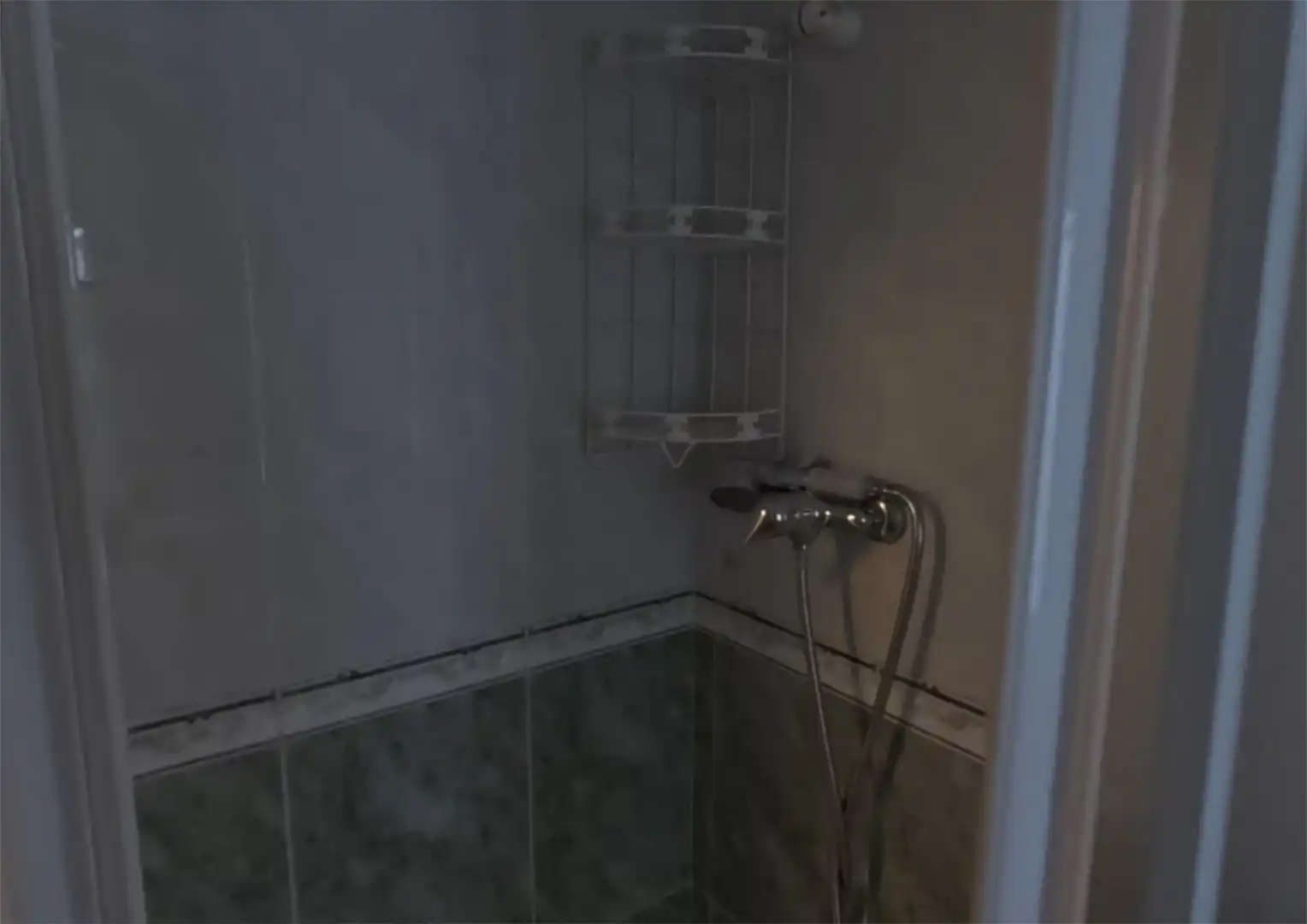 Habitación en Calle de Lanuza, 2, Perchera Baño de Apartamento para compartir en Gijón con Calefacción, Parquet y Trastero