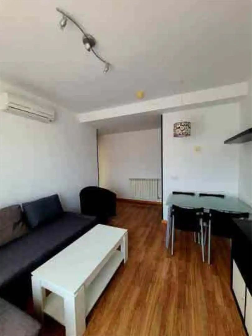Wohnung zum Verkauf in Larache Wohnzimmer von Wohnung zum Verkauf in Ciudad Real mit Heizung, Privatgarten und Terrasse