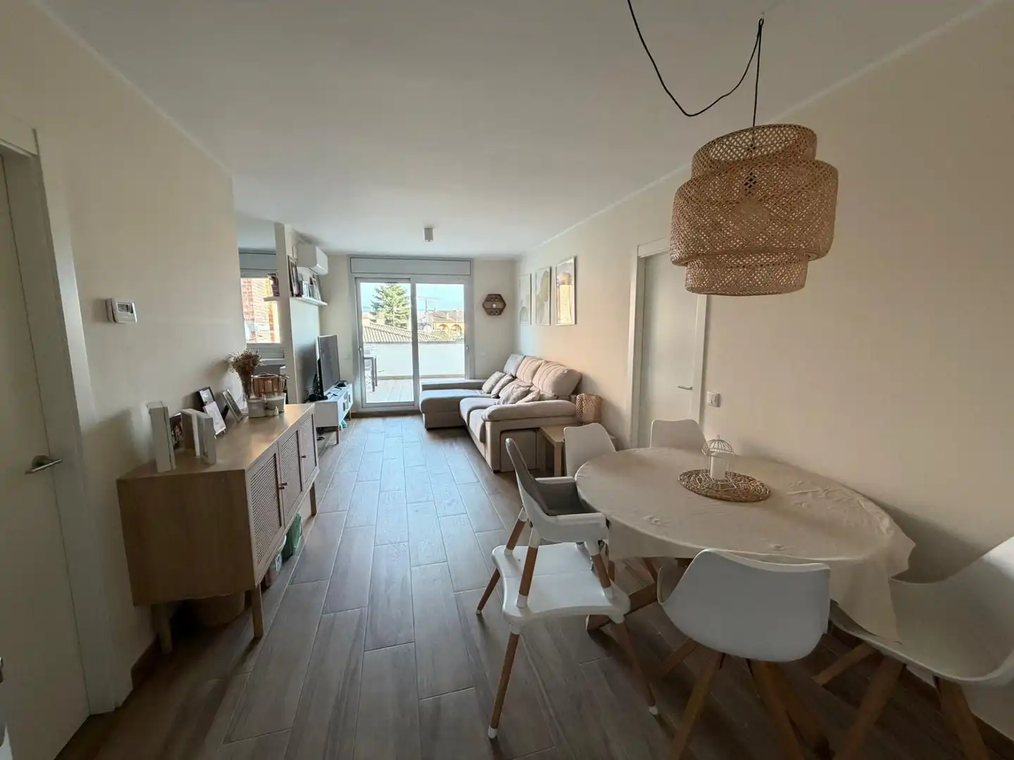 Piso en venta en Carretera d'Olot, 60, Manlleu Sala de estar de Piso en venta en Manlleu con Aire acondicionado, Calefacción y Terraza
