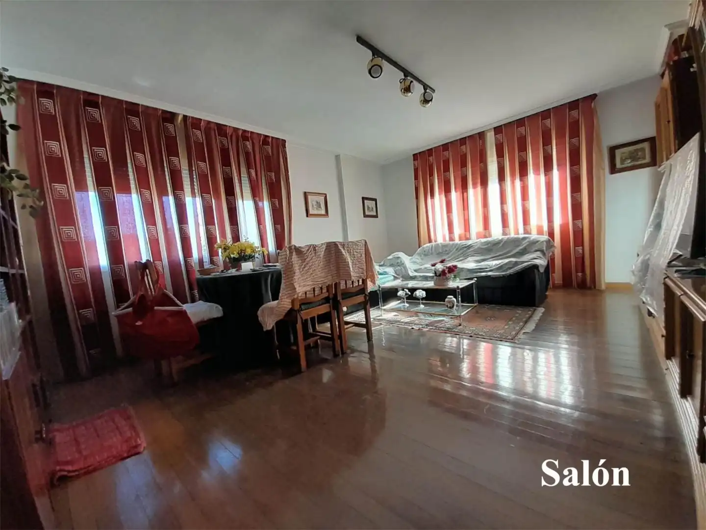 Casa o chalet en venta en Calle Fonfría, 4, Torre del Bierzo Sala de estar de Casa o chalet en venta en Torre del Bierzo con Calefacción, Jardín privado y Parquet