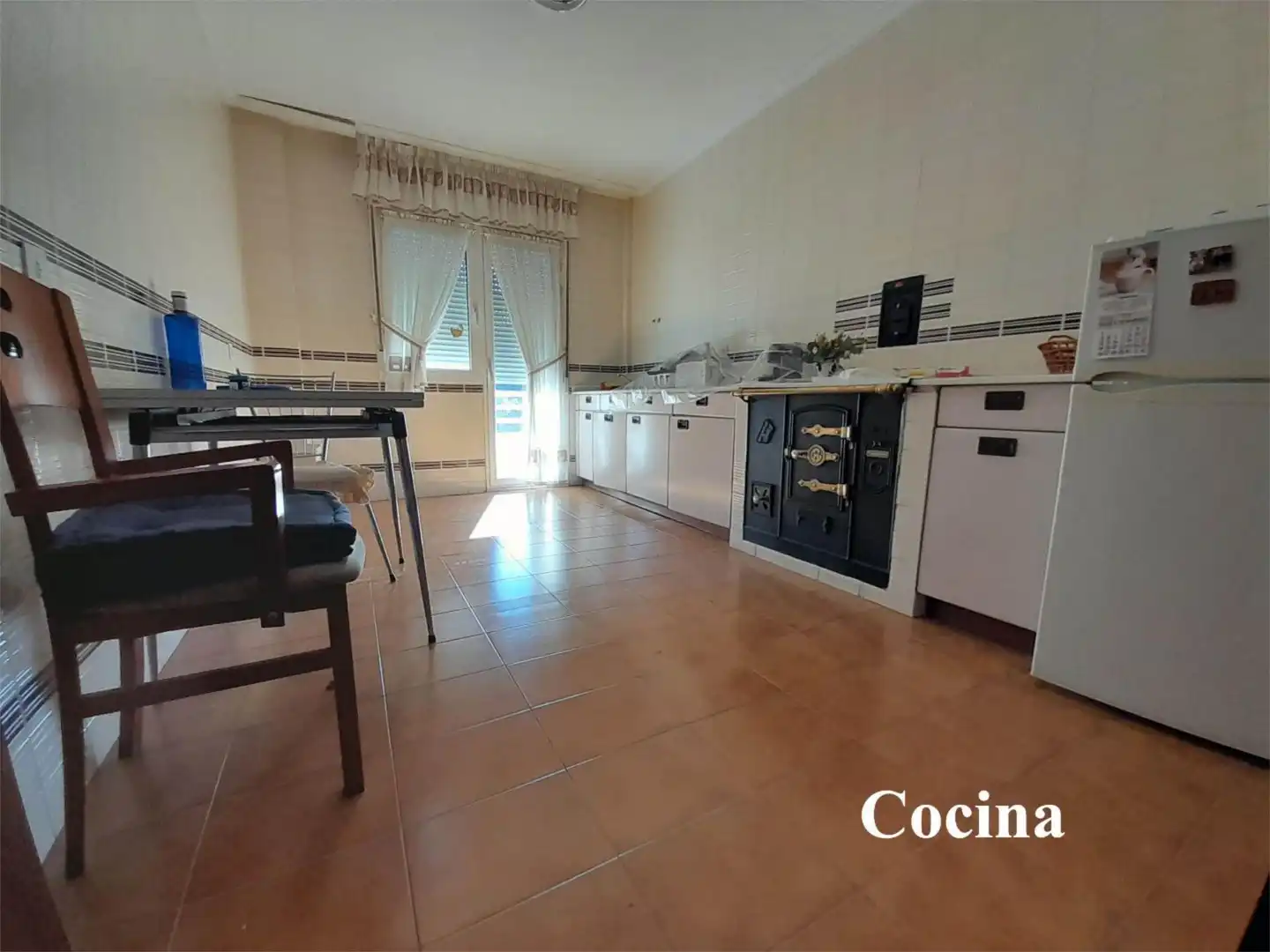 Casa o chalet en venta en Calle Fonfría, 4, Torre del Bierzo Cocina de Casa o chalet en venta en Torre del Bierzo con Calefacción, Jardín privado y Parquet