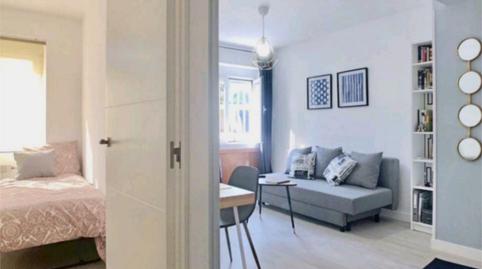 Foto 2 de Piso de alquiler en Calle Calle Hilario Sangrador, 2, Lucero,  Madrid Capital