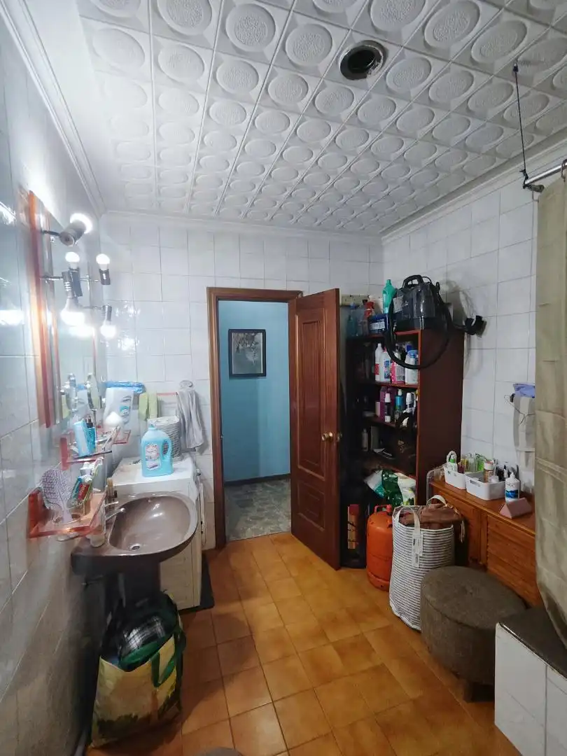 Casa adosada en venta en Calle Zaorejas, 16, Aeropuerto Cocina de Casa adosada en venta en Madrid con Jardín privado, Terraza y Trastero