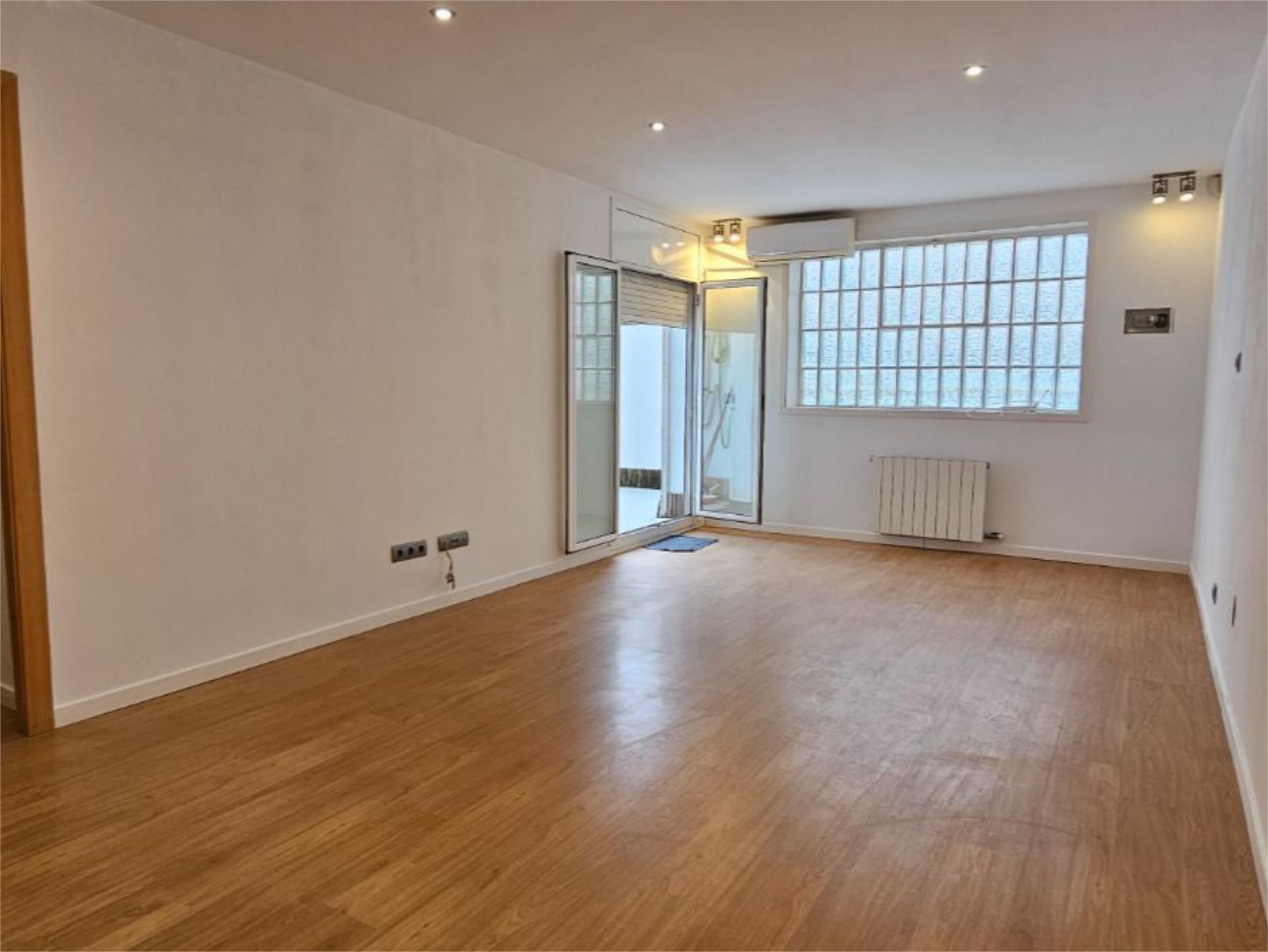 Sala de estar de Piso de alquiler en L'Hospitalet de Llobregat con Terraza