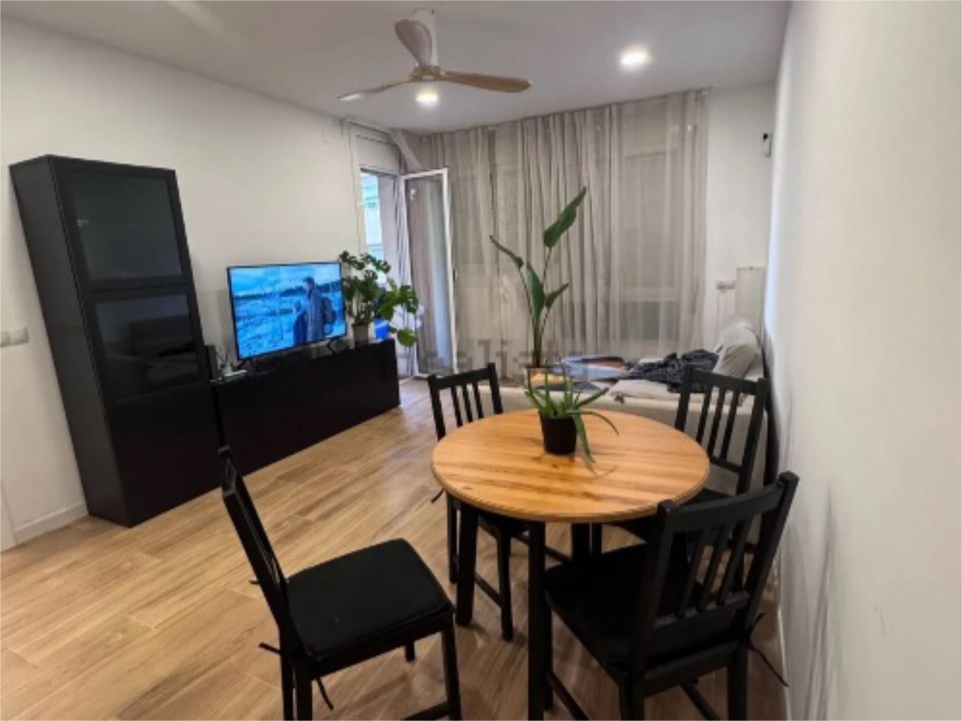 Flat for share in Carrer de l'Abat Escarré, 28, Concòrdia Living room of Flat for share in Sabadell with Heating, Terrace and Furnished