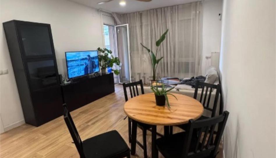 Flat for share in Carrer de L'abat Escarré, 28, Concòrdia, Sabadell - image 1 Photo 1 of Flat for share in Carrer de L'abat Escarré, 28, Concòrdia, Sabadell