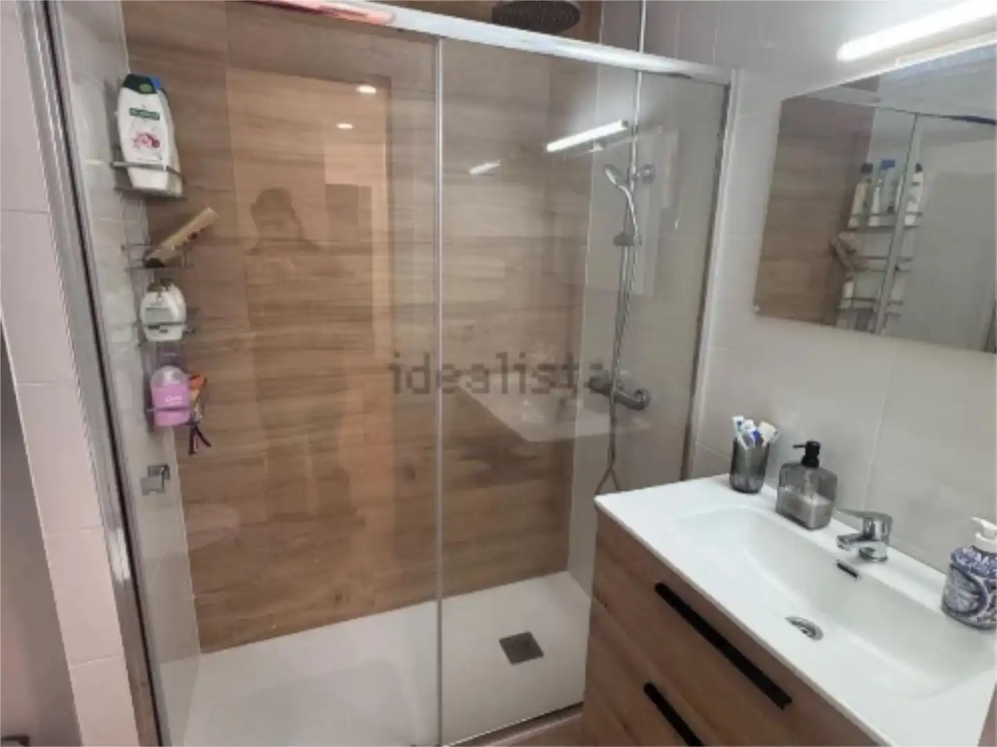 Badezimmer von Wohnung zur untervermieten in Sabadell mit Heizung, Terrasse und Möbliert