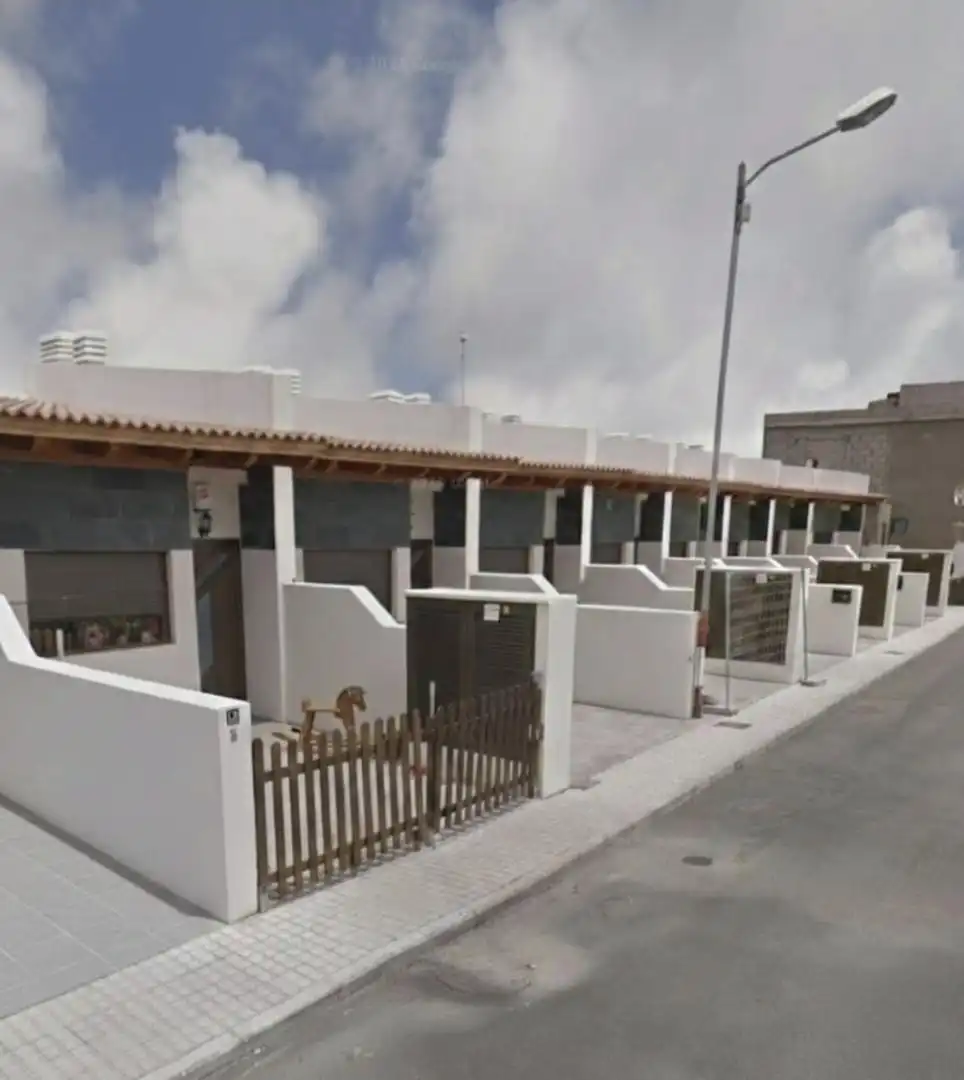 Vista exterior de Dúplex en venta en Las Palmas de Gran Canaria con Jardín privado, Parquet y Parking comunitario