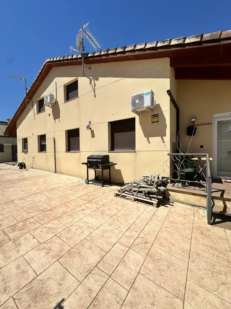 Casa o xalet en venda a Travesia Real, 6, Ituero y Lama Vista exterior de Casa o xalet en venda en Ituero y Lama amb Aire condicionat, Calefacció i Jardí privat