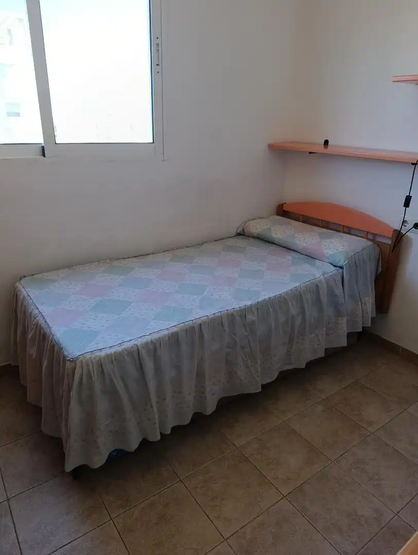 Apartamento de alquiler en Carrer d'Argelers, 20, Oliva Playa Habitación de Apartamento de alquiler en Oliva con Aire acondicionado, Calefacción y Terraza