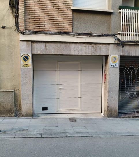 Photo 2 of Garage for rent in Carrer de Vilafranca, 35, Vila de Gràcia, Barcelona Capital