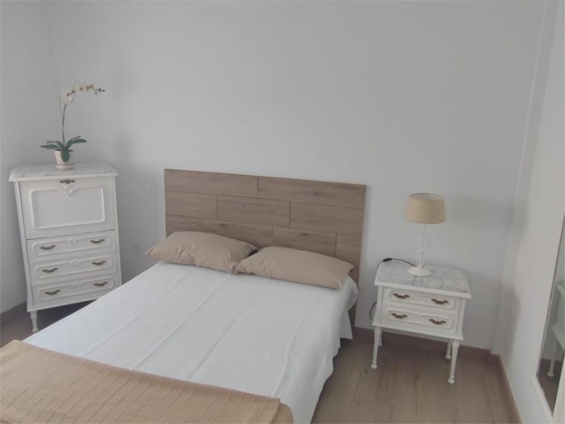 Dormitori de Pis de lloguer en Mérida amb Aire condicionat, Parquet i Moblat