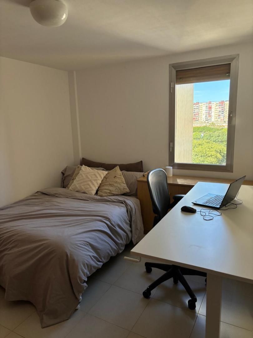 Schlafzimmer von Wohnung zur untervermieten in L'Hospitalet de Llobregat mit Möbliert und Gemeinschaftsparkplatz