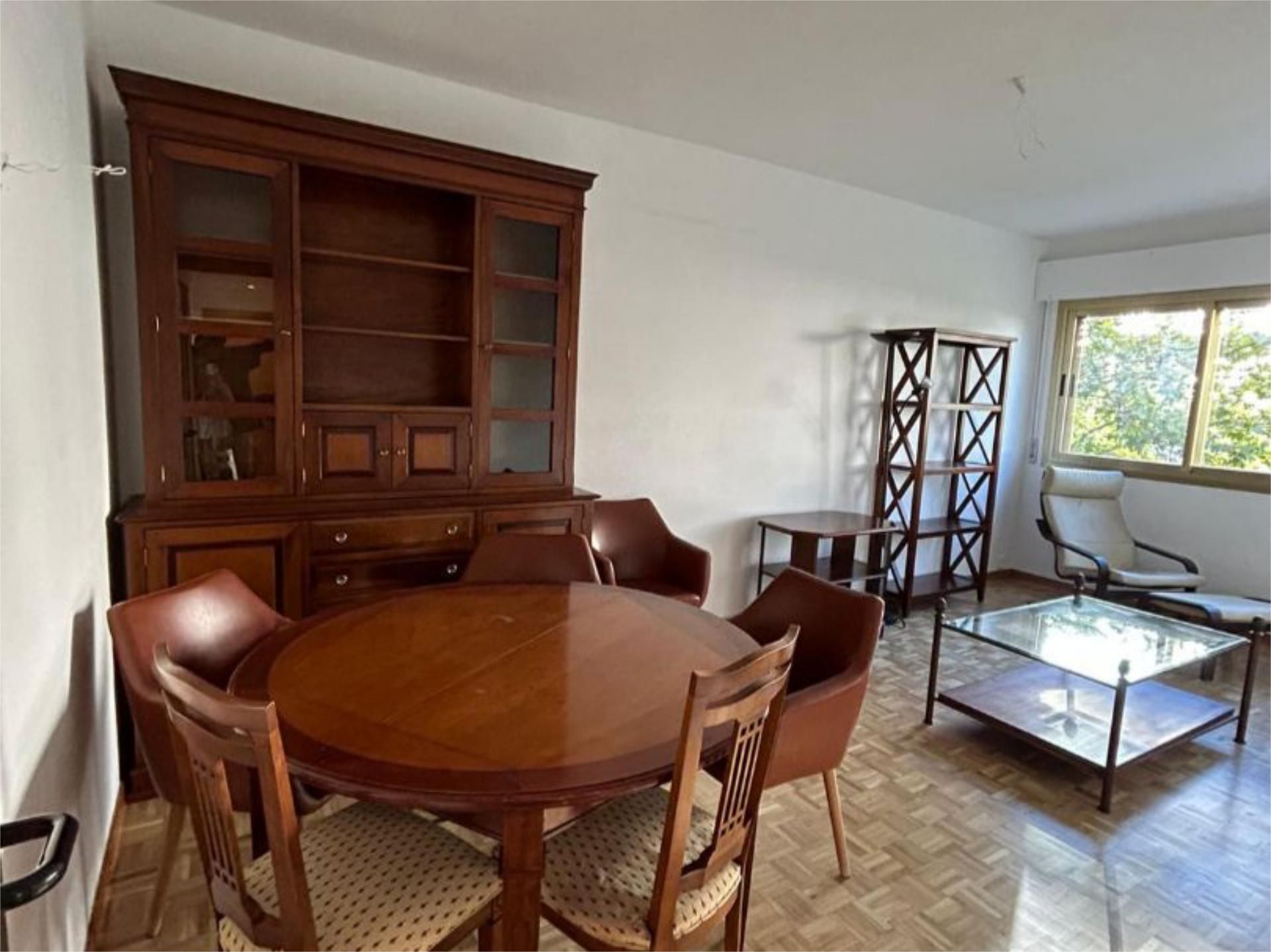 Dining room of Flat for rent in  Madrid Capital  with Air Conditioner, Heating and Parquet flooring