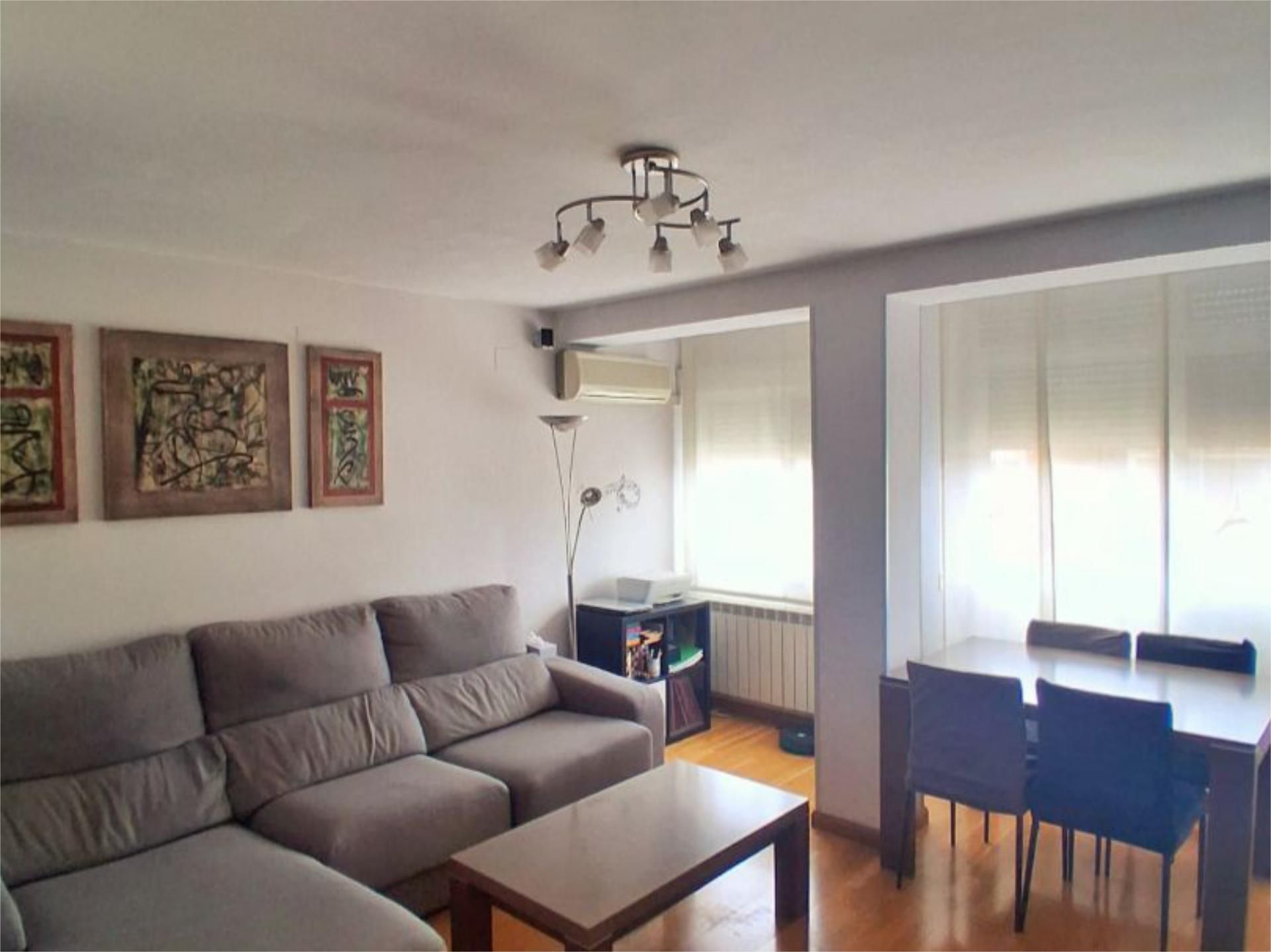 Living room of Flat for sale in  Zaragoza Capital  with Air Conditioner, Heating and Parquet flooring