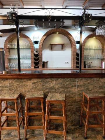 Local comercial en Alquiler en Castaño - Mirasierra