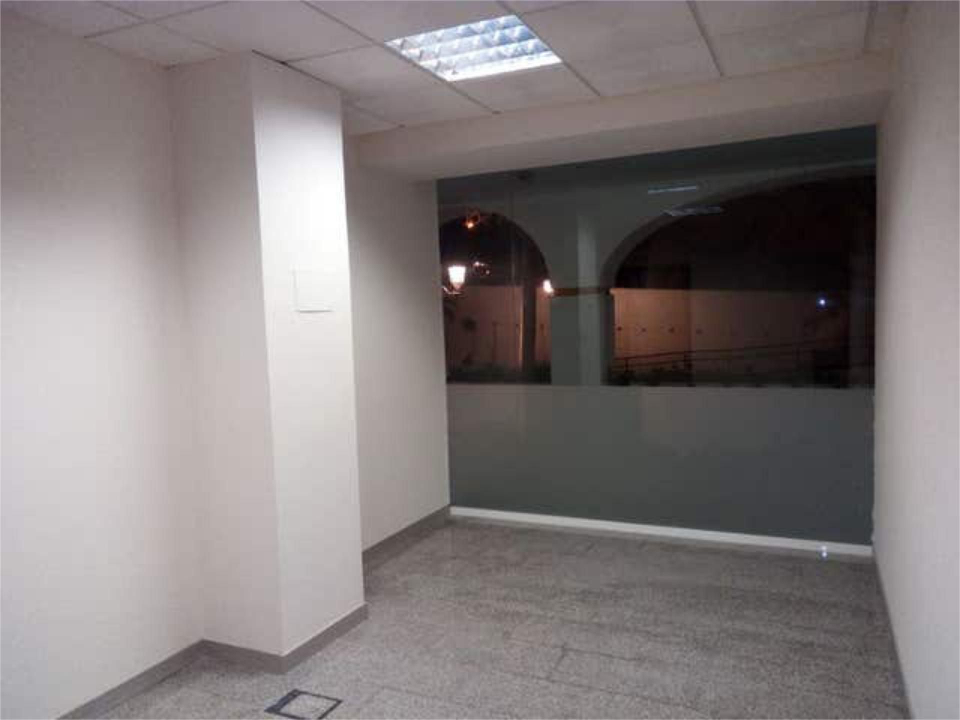Office for rent in Huerta Belón - Calvario Office for rent in Marbella with Air Conditioner