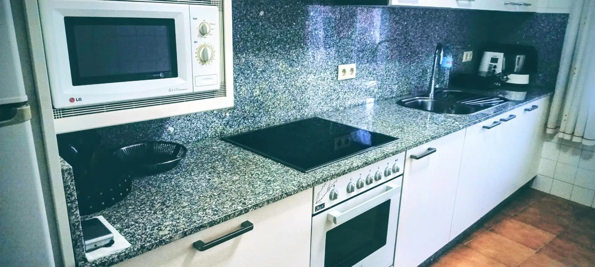 Flat for sale in Rúa Bouzas, 9, O Grove Kitchen of Flat for sale in O Grove with Heating, Private garden and Terrace