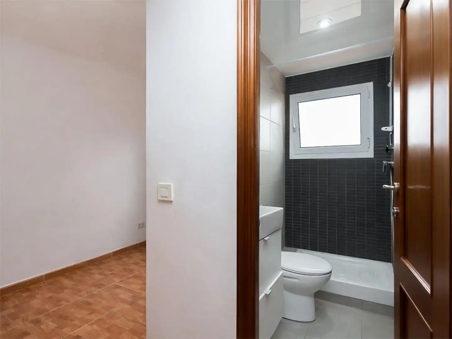 Wohnung zum Verkauf in Plaça de Provençana, 6, Santa Eulàlia Badezimmer von Wohnung zum Verkauf in L'Hospitalet de Llobregat mit Balkon