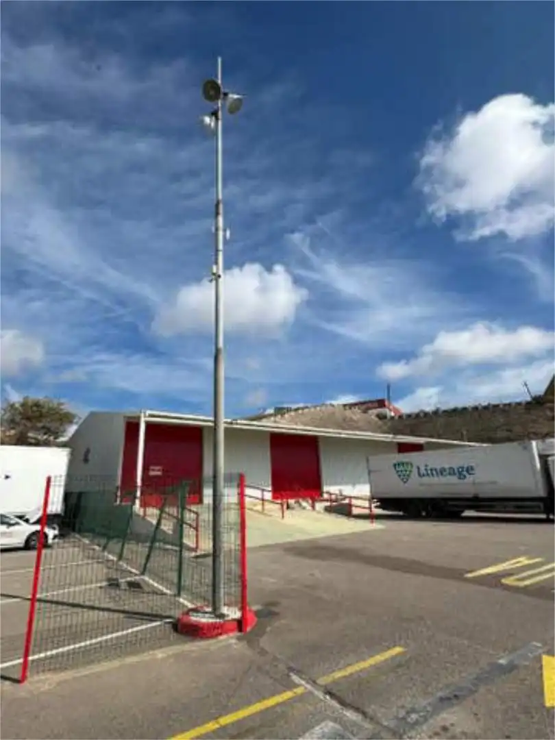 Fabrikhallen zur Miete in El Alquián Außenansicht von Fabrikhallen zur Miete in Almería