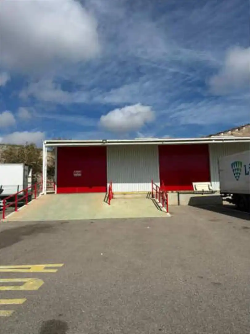 Fabrikhallen zur Miete in El Alquián Außenansicht von Fabrikhallen zur Miete in Almería