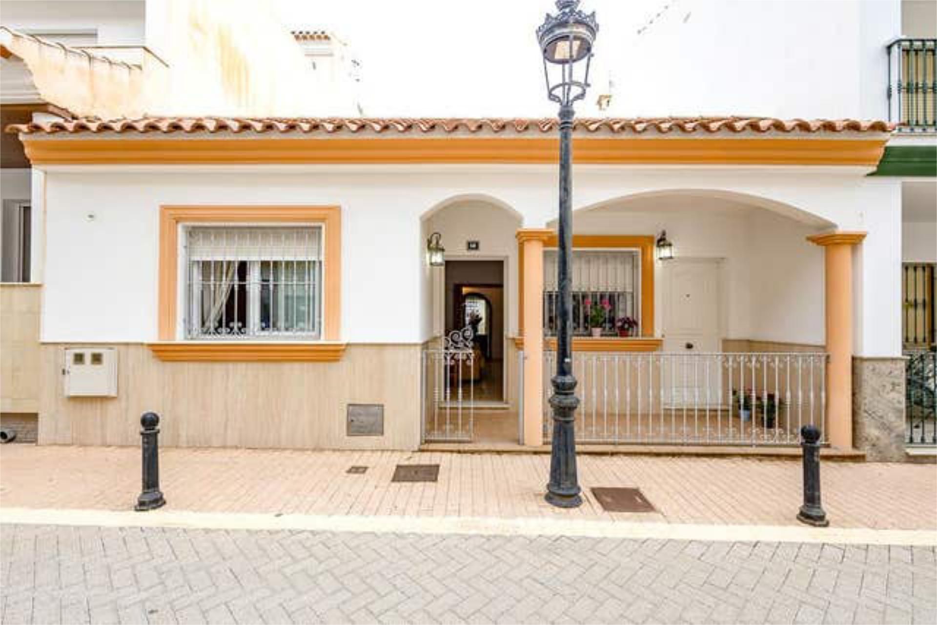 Vista exterior de Casa o xalet en venda en Antas amb Terrassa