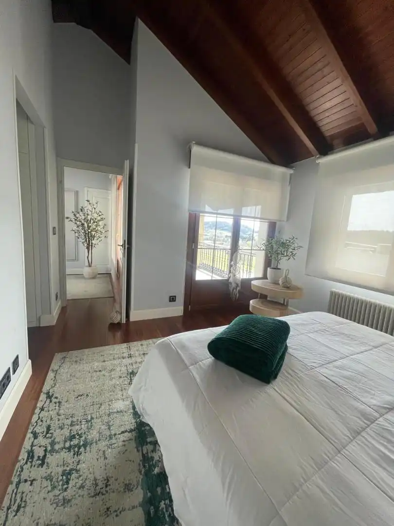Casa o chalet en venta en Jesus Maria Leizaola Kalea, 23, Berango Habitación de Casa o chalet en venta en Berango con Terraza, Piscina y Balcón