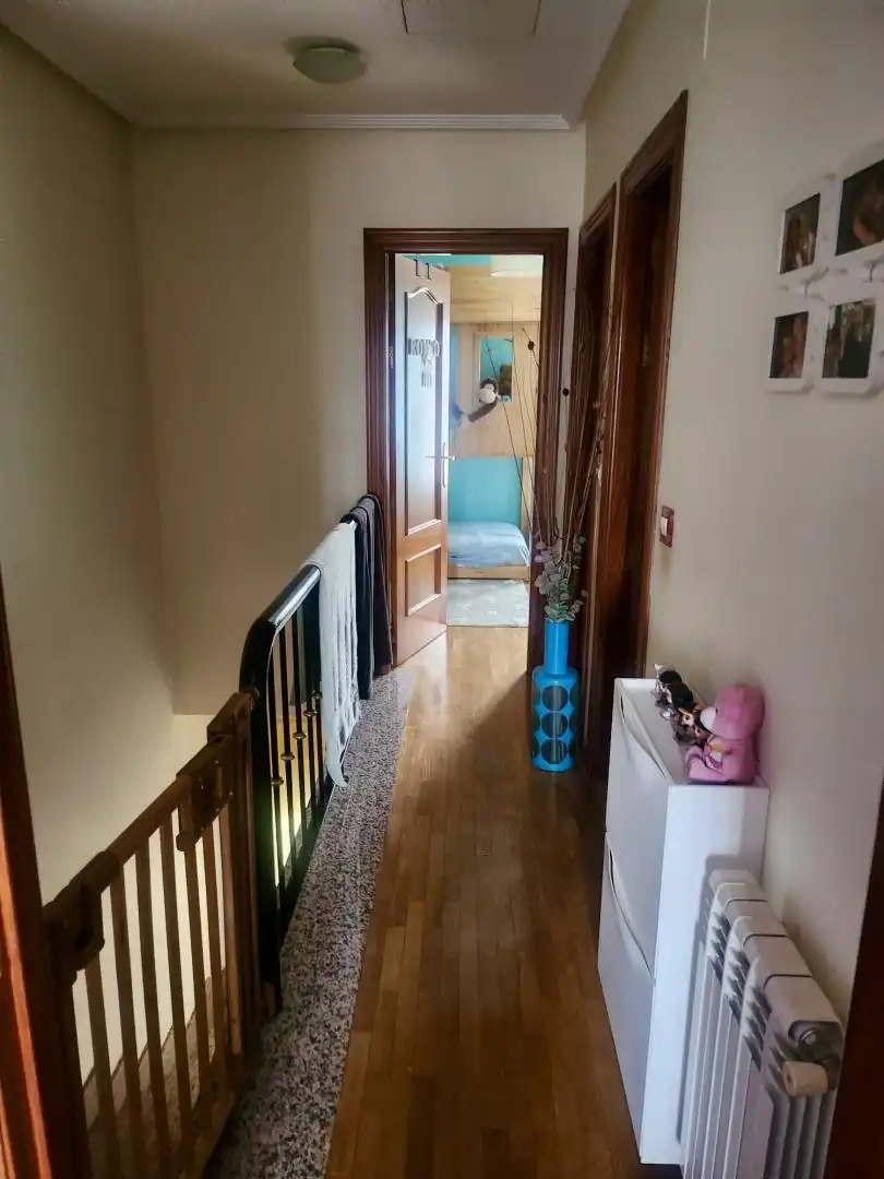Casa o chalet en venta en Calle la Aldea, 4, Valverde de la Virgen Casa o chalet en venta en Valverde de la Virgen con Calefacción, Jardín privado y Parquet