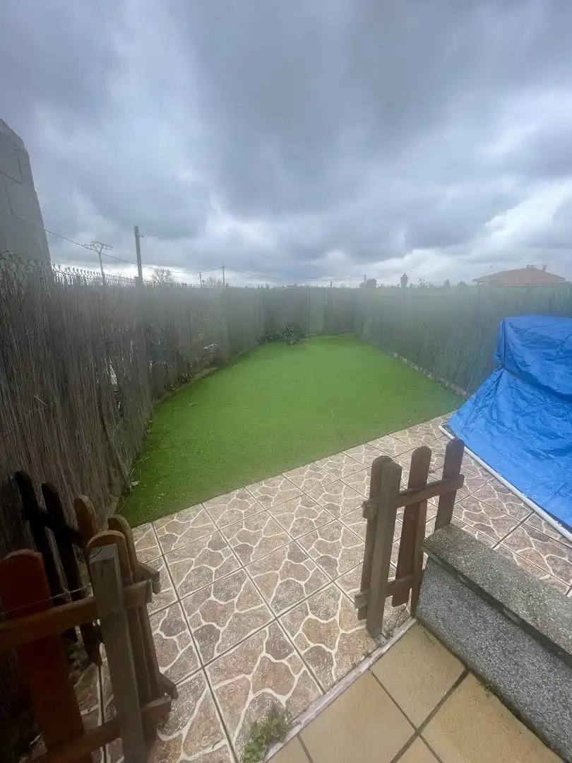 Casa o chalet en venta en Calle la Aldea, 4, Valverde de la Virgen Jardín de Casa o chalet en venta en Valverde de la Virgen con Calefacción, Jardín privado y Parquet